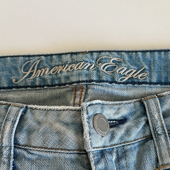 American Eagle Women’s Distressed Jeans - Picture 9 of 10